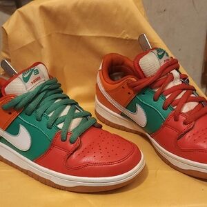 Nike 7-Eleven SB Dunks Low